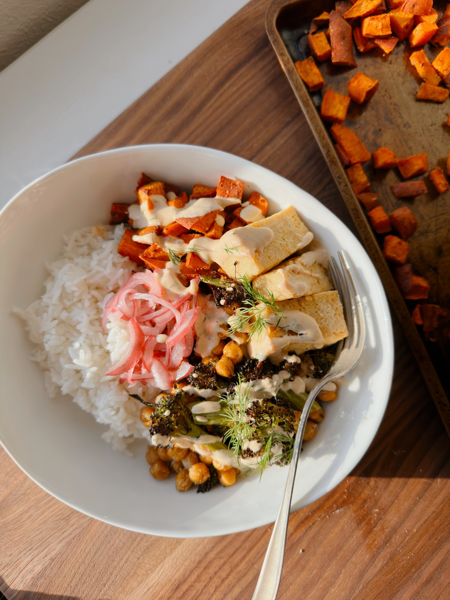 Roasted Sweet Potato Chickpea Buddha Bowl with Tahini Dill Dressing ...