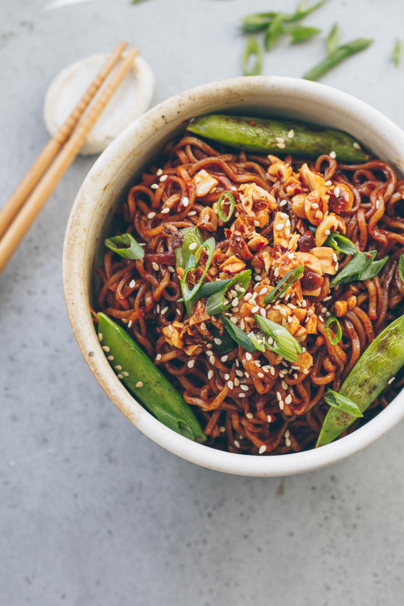 Spicy Peanut Ramen Noodles – healthienut – Easy to follow plant-forward ...