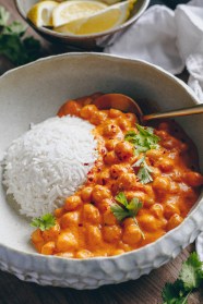 Creamy Harissa Chickpea Curry Healthienut