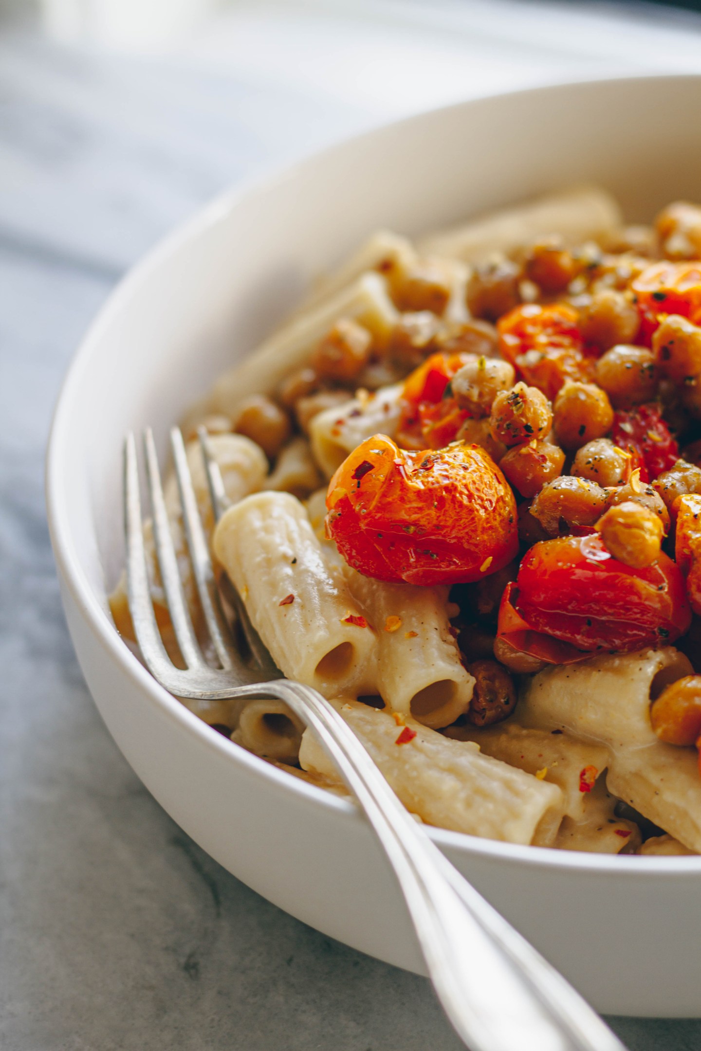 25-Minute Creamy Hummus Pasta
